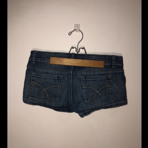 Garage Shorts - Picture 2 of 3